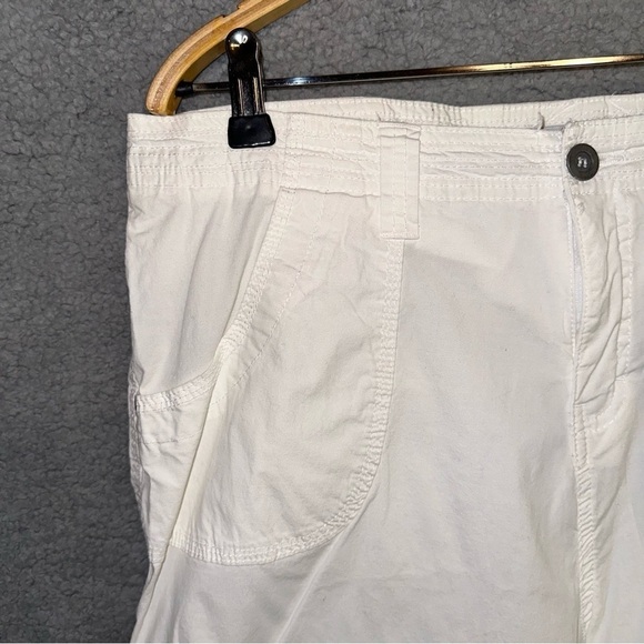 Purple & More Women's Size 14 White Button Zip Close Short - Picture 10 of 10